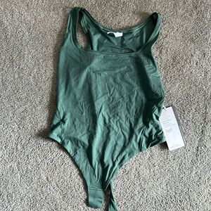 Size 10 Lululemon square knock sleeveless bodysuit